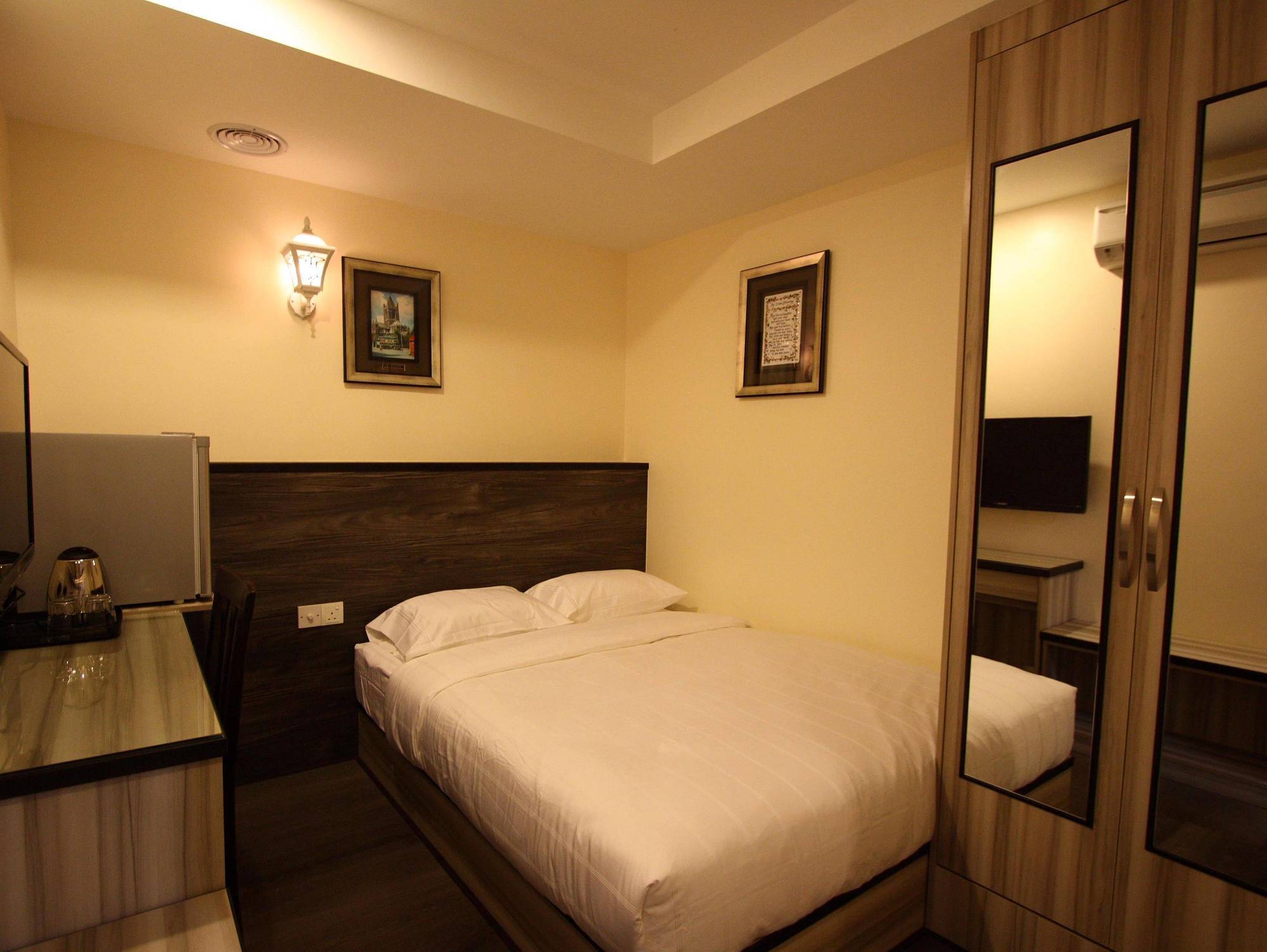 Shamrock Guest House Ipoh Esterno foto